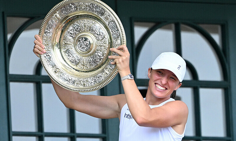 Poland’s Iga Swiatek thrashes Amanda Anisimova in straight sets to win first Wimbledon title – Sport