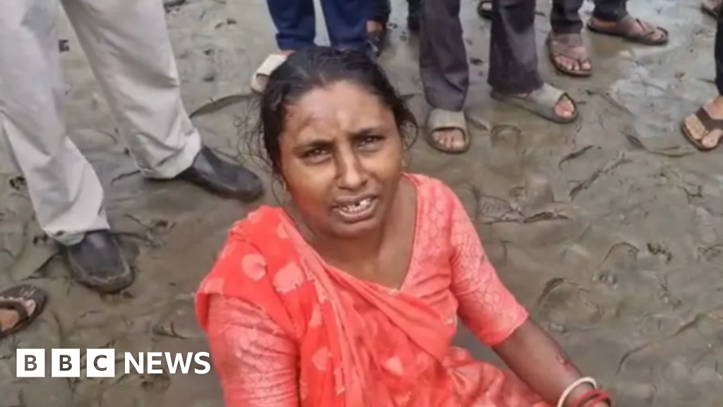 Survivors recall moment of bridge collapse